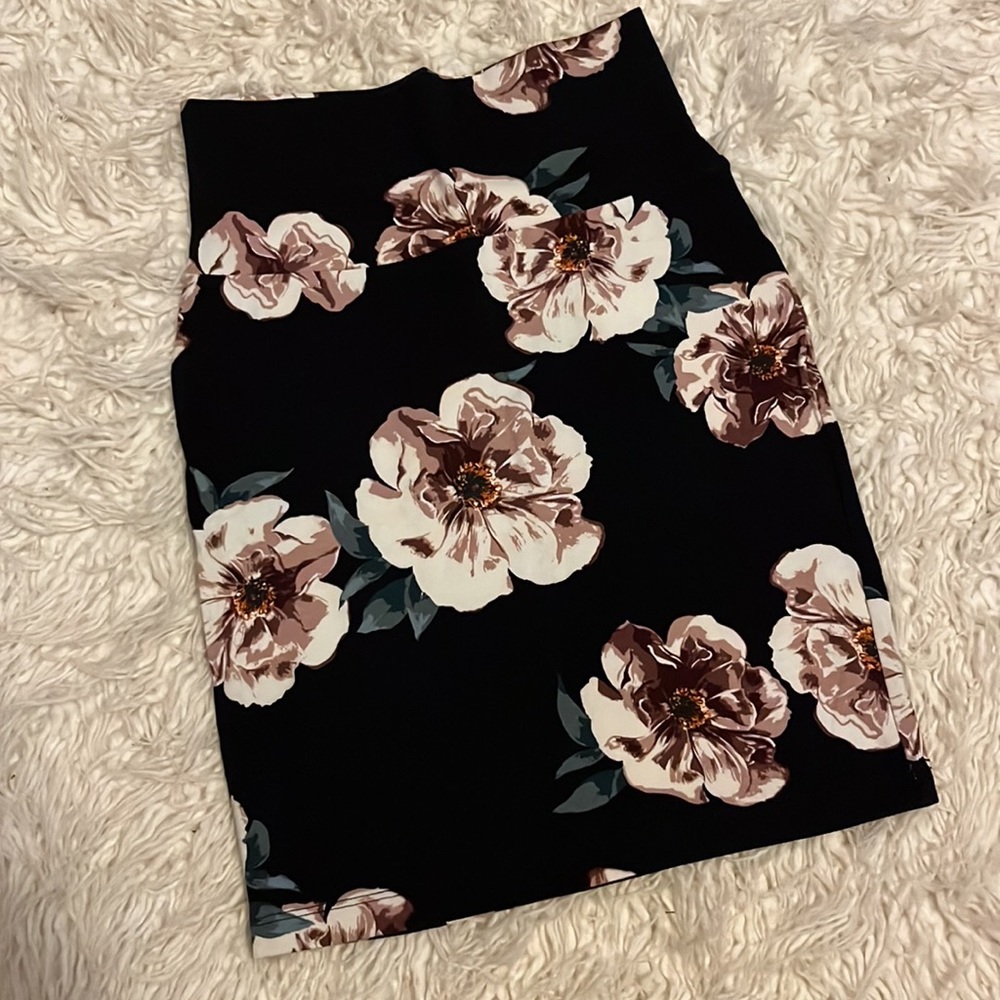 High Waisted Floral Body-con Skirt